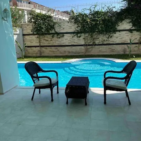 Beren , 300 Mt Denize , Ultra Lux Triplex Villa *
