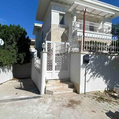 Beren , 300 Mt Denize , Ultra Lux Triplex Villa *